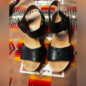 Black Dansko sandals size 39